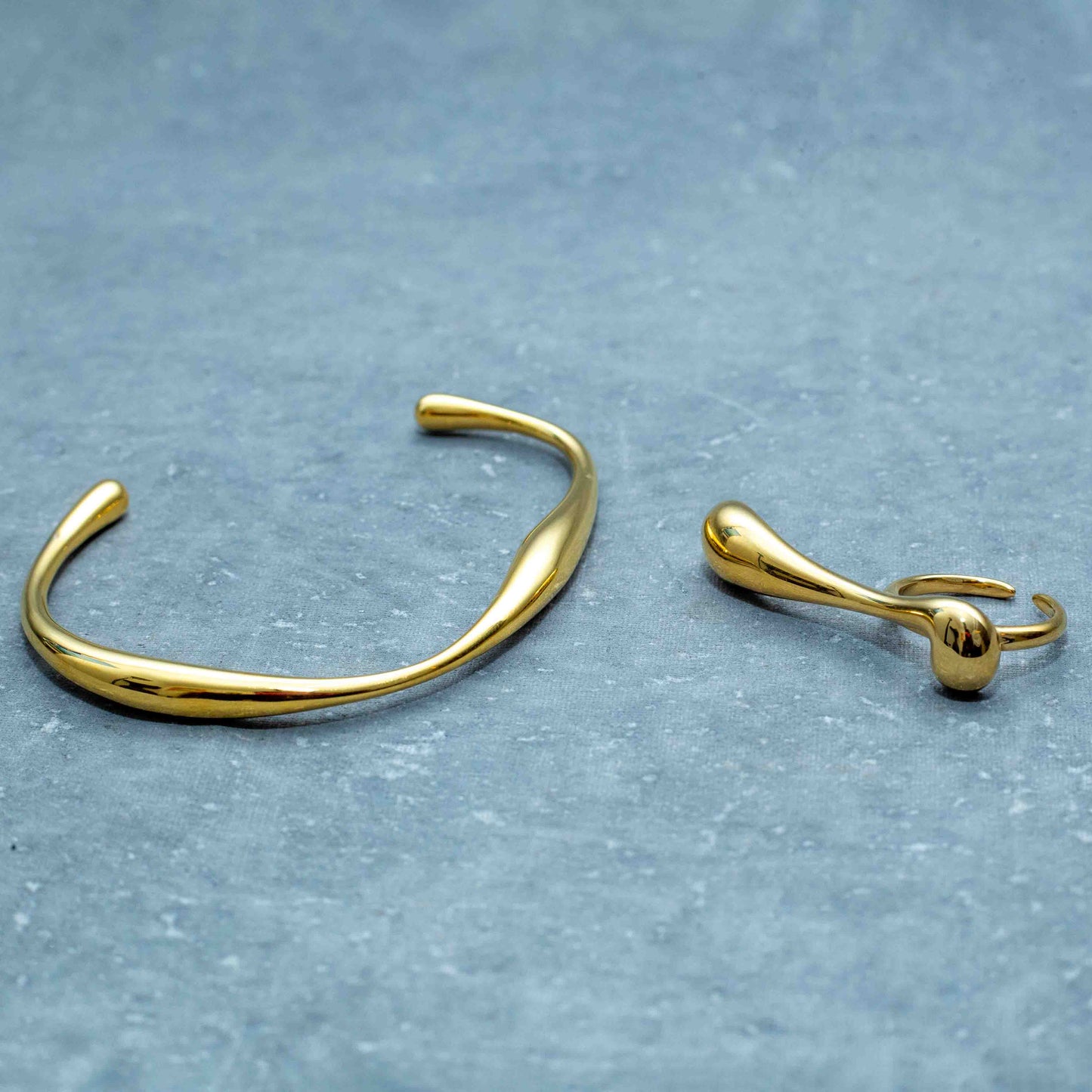 Linea Bangle